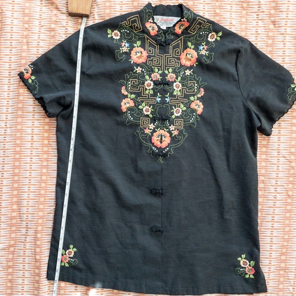 🌼 Vintage Hand Embroidered Chinese Blouse by Daffodil 🌼 - Picture 9 of 9